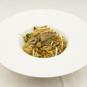 Tagliatelle di riso con manzo